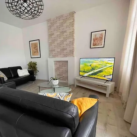 Agreable Duplex Proche De Toutes Commodites *