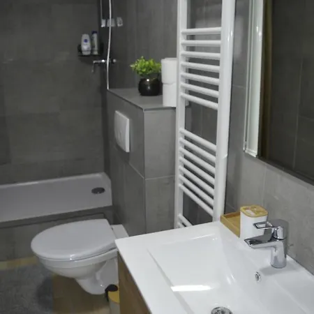Apartment Agreable Duplex Proche De Toutes Commodites *